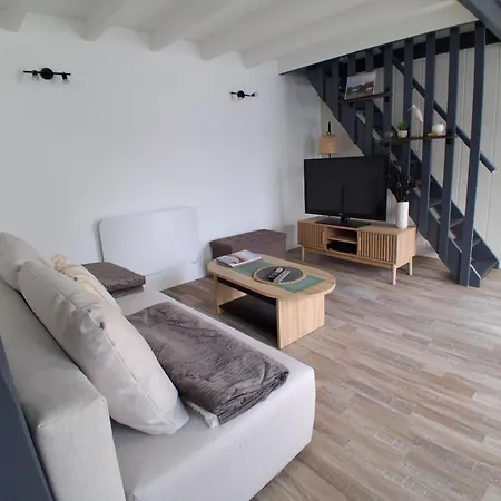 Apartment Grand Mezzanine Au Calme Dans L'hypercentre