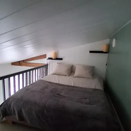 Apartment Grand Mezzanine Au Calme Dans L'hypercentre Rochefort (Charente-Maritime)